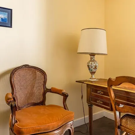 Veeve - Build Me Up, Buttercup Apartman Párizs